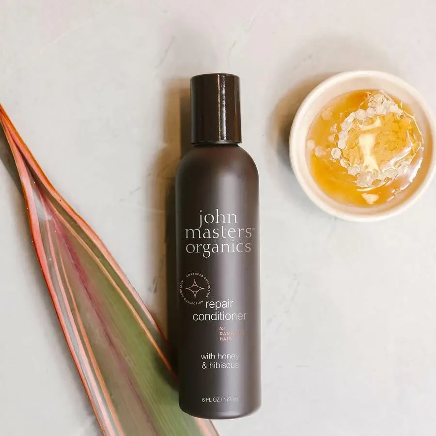 John Masters Organics Honey & Hibiscus plaukų kondicionierius